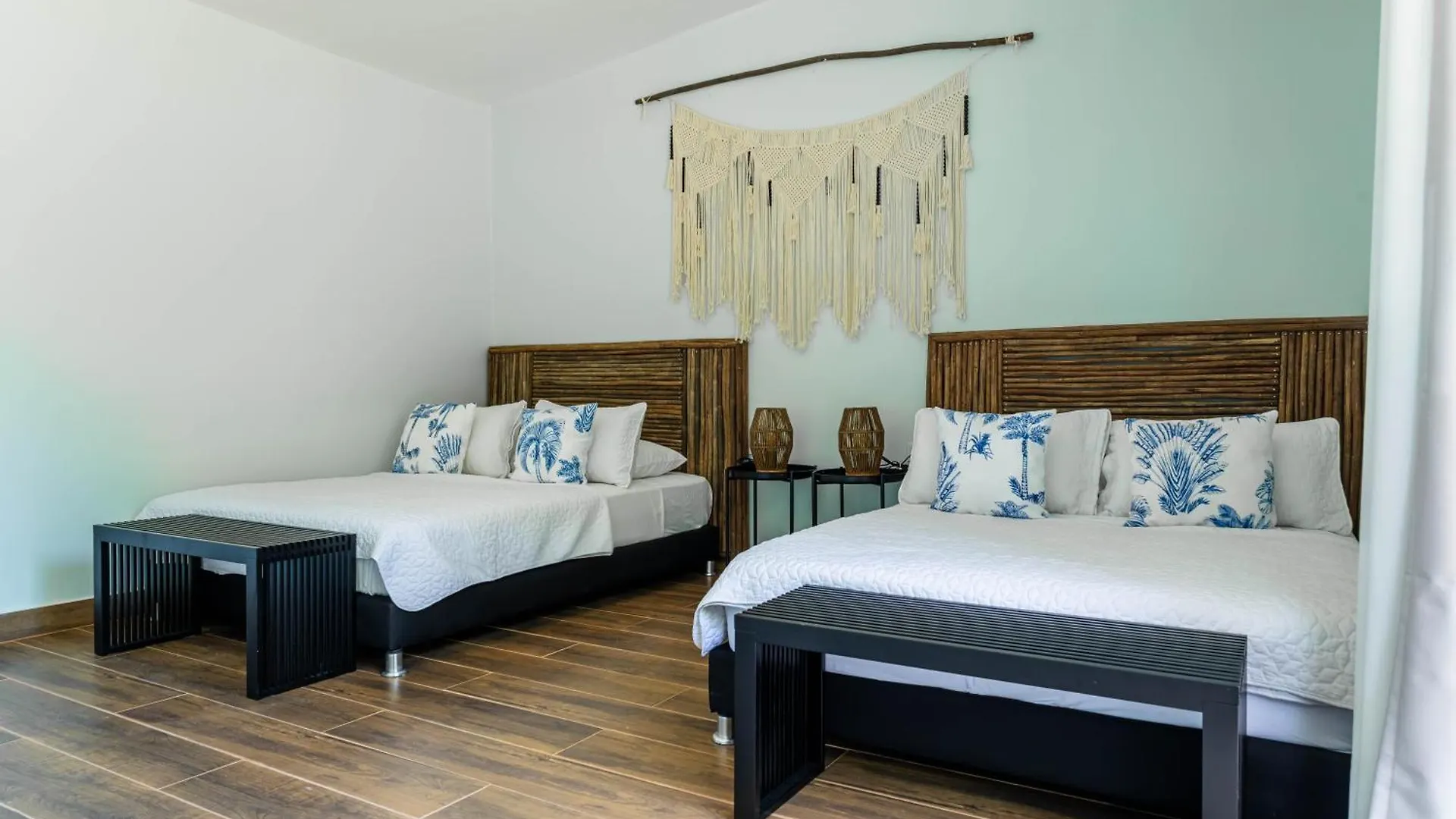 Fragata Island House Otel Cartagena 0*,